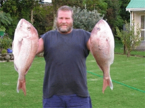 Les Thompson 7/5/05 - Tongoporutu 4.45kg Snapper & 4.48kg Snapper